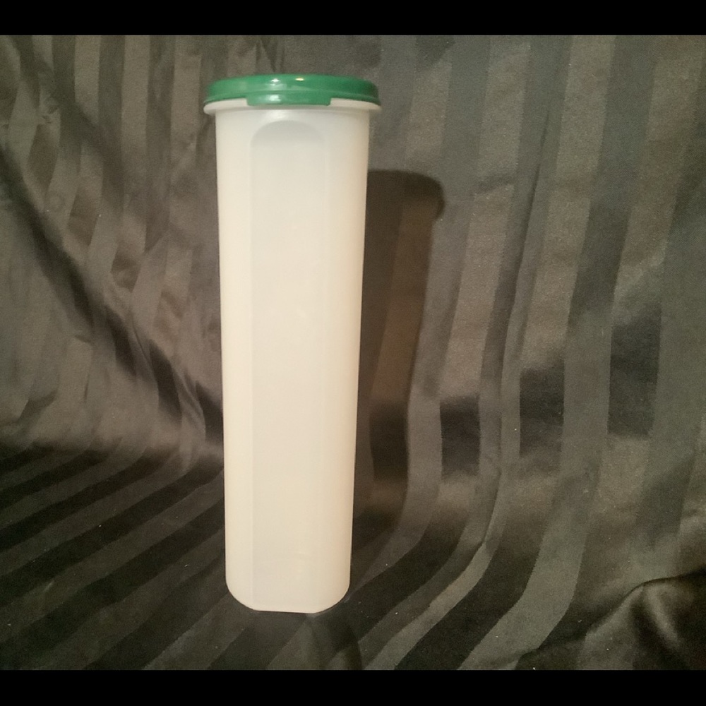 Tupperware container